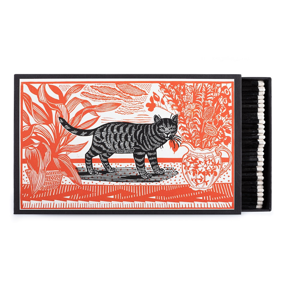Große Streichholzbox „Sacha“ von Archivist mit floraler Illustration in warmen Tönen – dekorativ und funktional, perfekt zum stilvollen Anzünden von Duftkerzen.