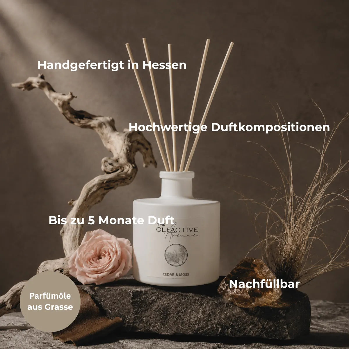 Raumduft-Diffuser Cedar & Moss von The Olfactive Avenue mit Parfümölen aus Grasse, handgefertigt in Hessen, bis zu 5 Monate Duft, nachfüllbar [KI]