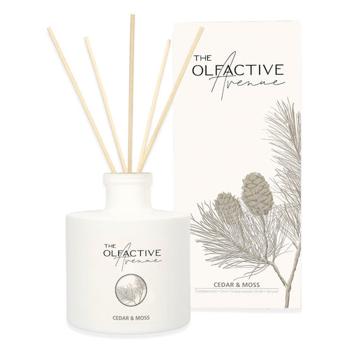 Luxuriöser Cedar & Moss Raumduft Diffuser – frisch-waldige Zedernholz & Vetiver-Note mit Rattanstäbchen, The Olfactive Avenue
